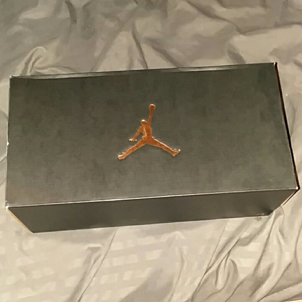 Authentic jordan shoe box